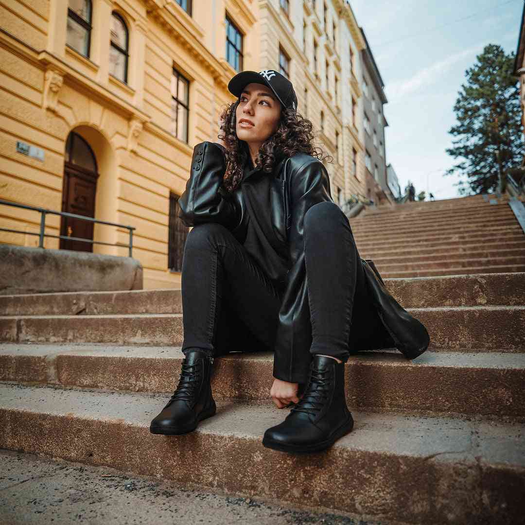 Astra II – Black