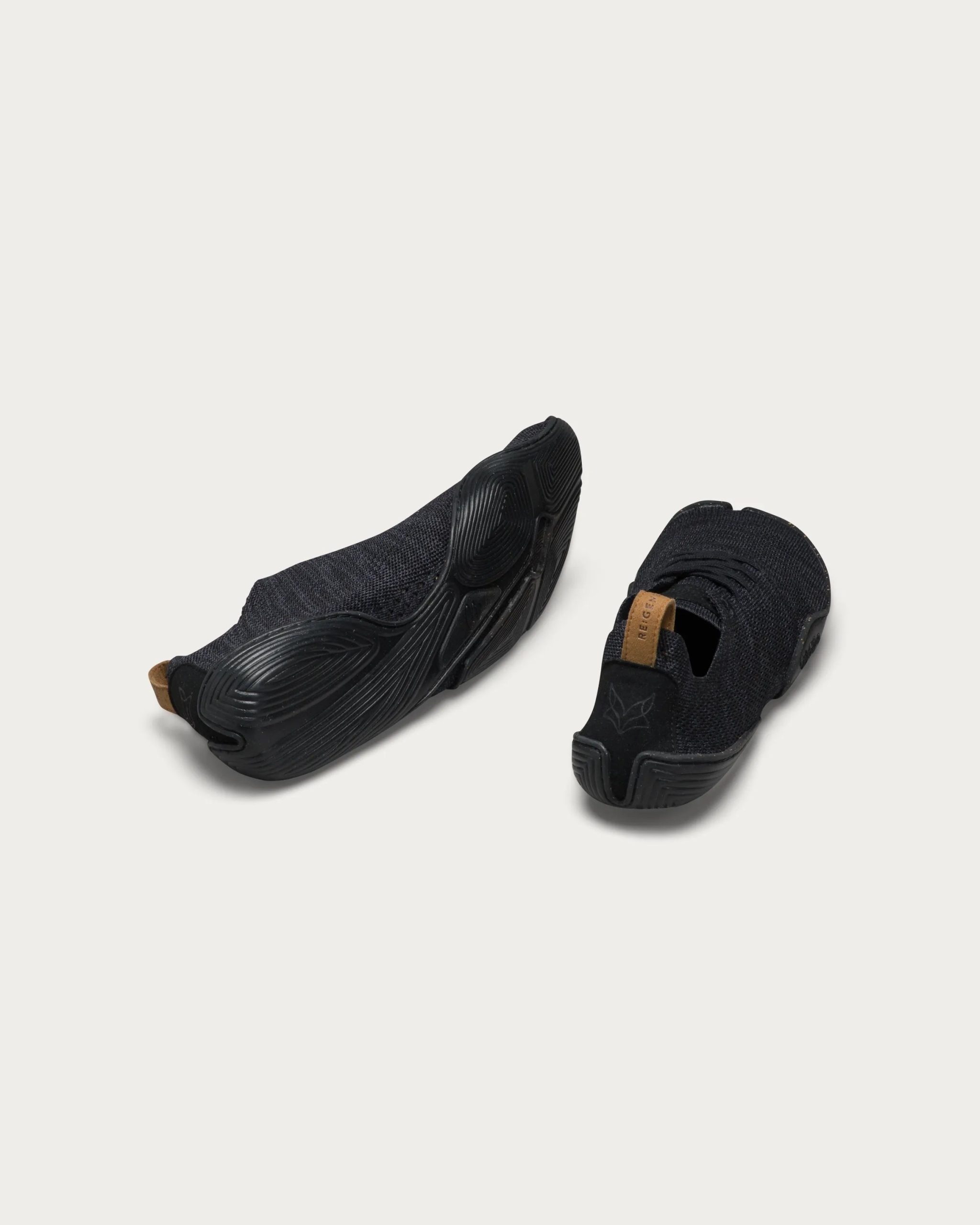 Nittugo – Black