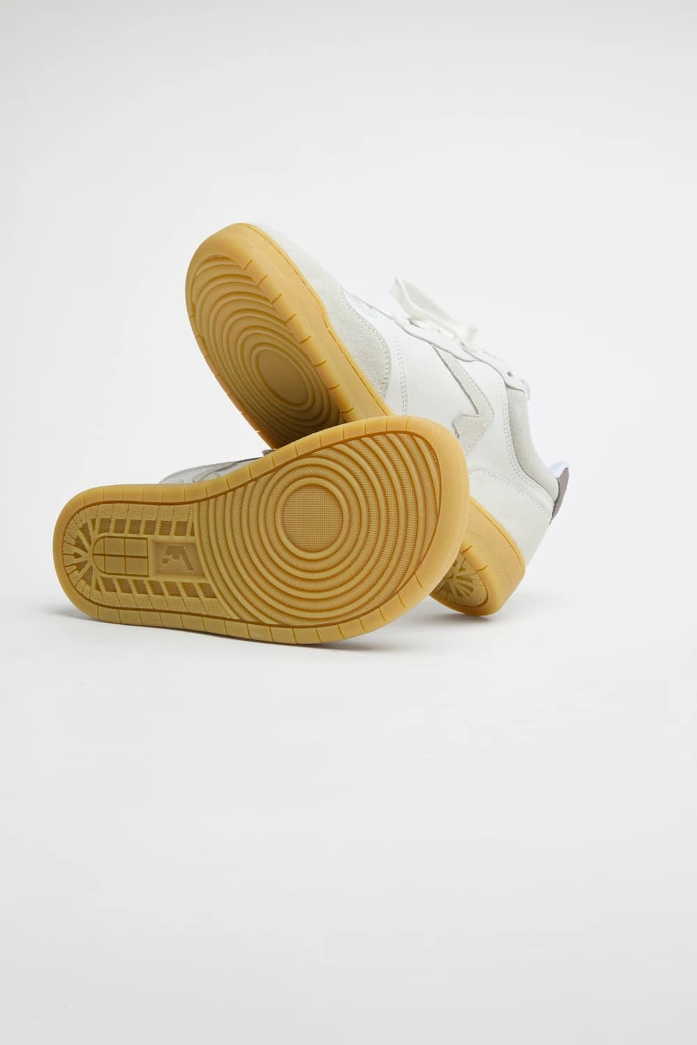 Nova – White/Gum