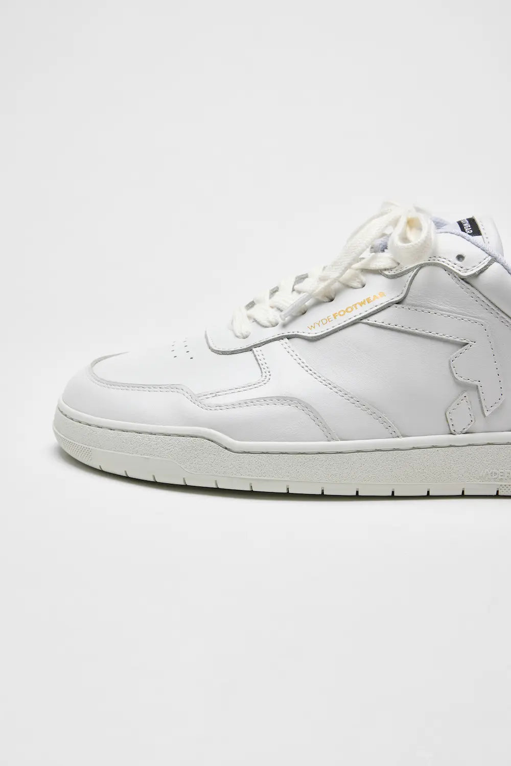 Nova – White