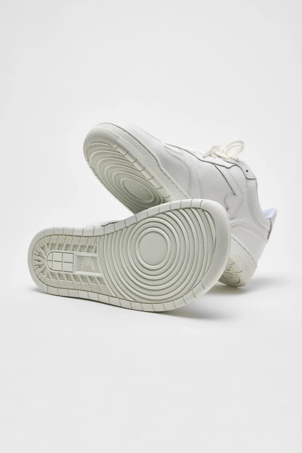 Nova – White